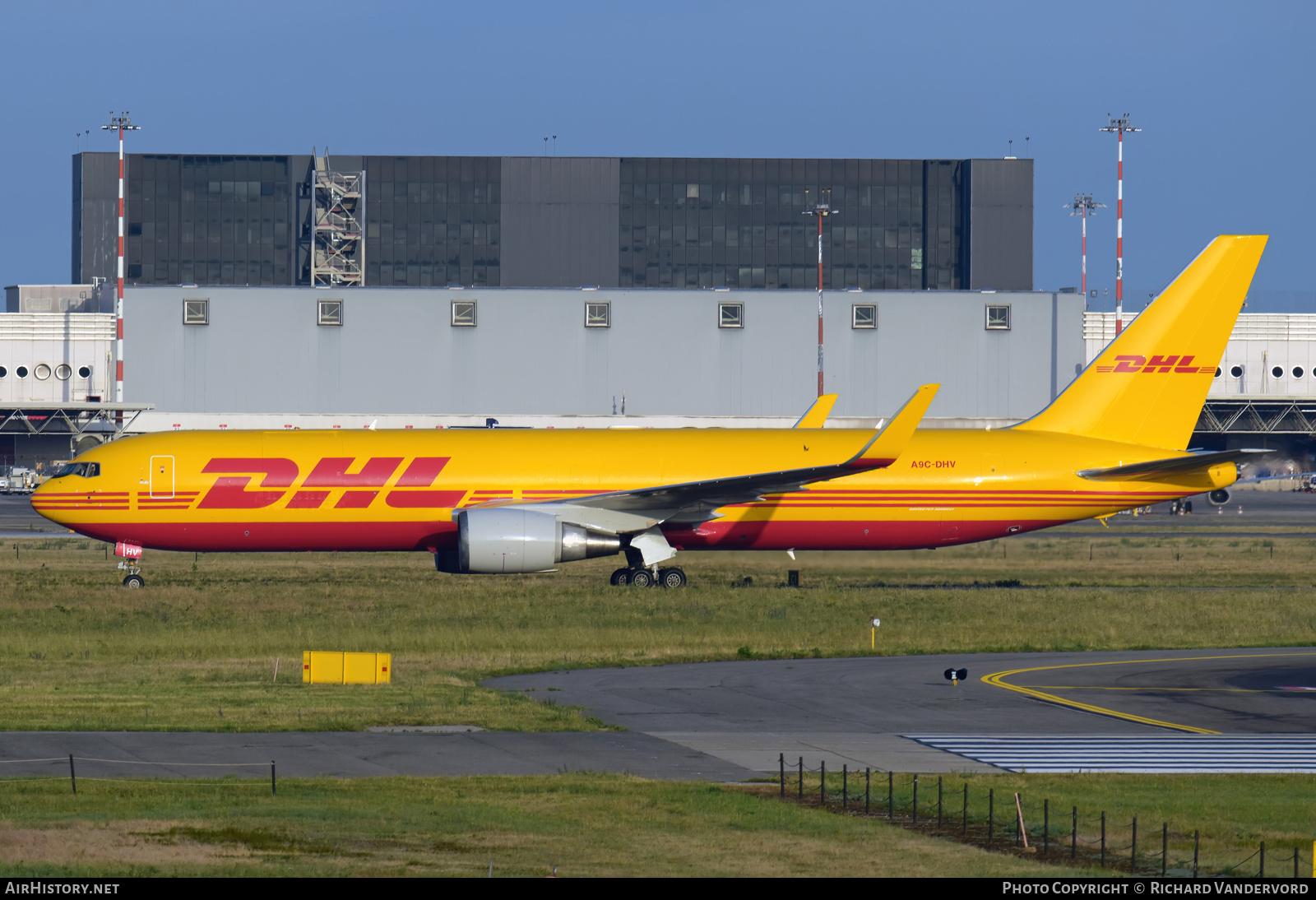 Aircraft Photo of A9C-DHV | Boeing 767-323/ER(BDSF) | DHL International | AirHistory.net #499783