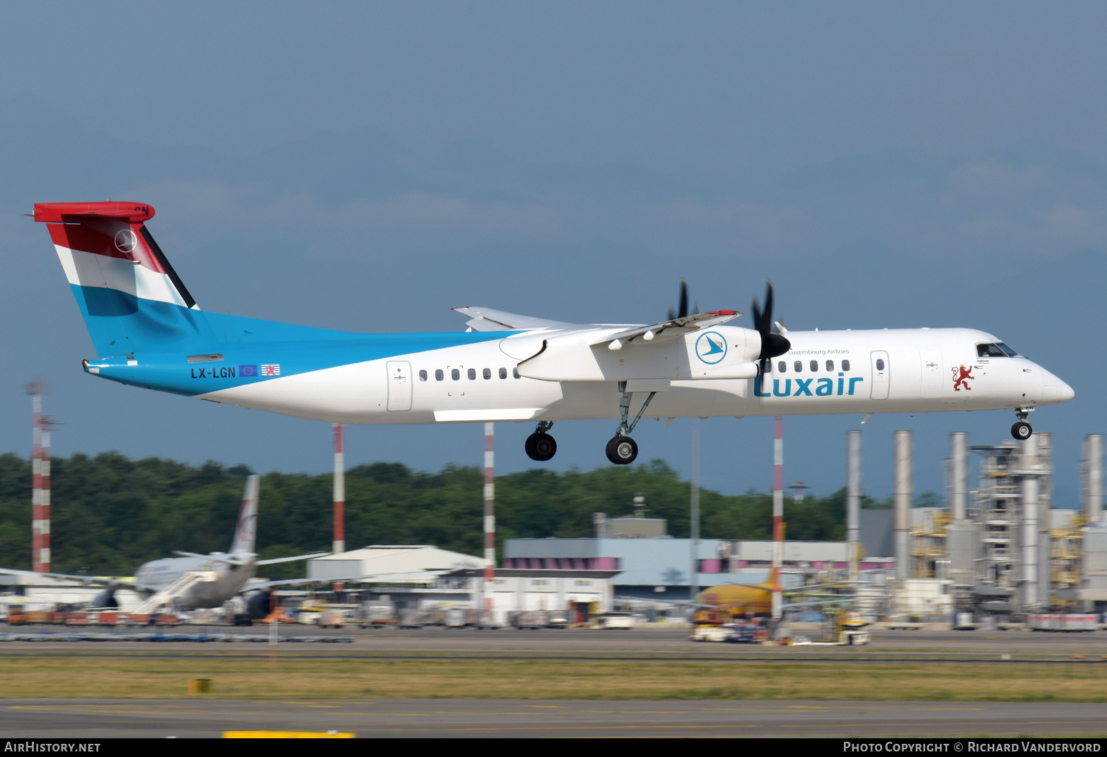 Aircraft Photo of LX-LGN | Bombardier DHC-8-402 Dash 8 | Luxair | AirHistory.net #499789