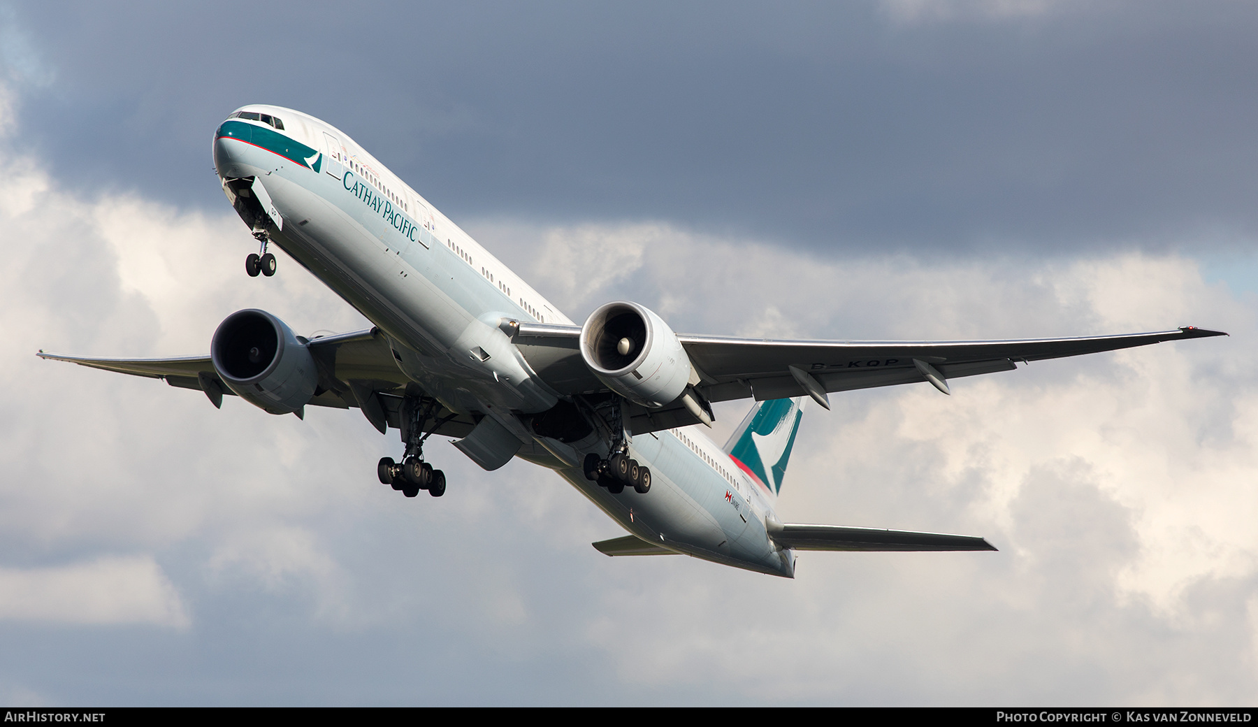 Aircraft Photo of B-KQP | Boeing 777-367/ER | Cathay Pacific Airways | AirHistory.net #499823