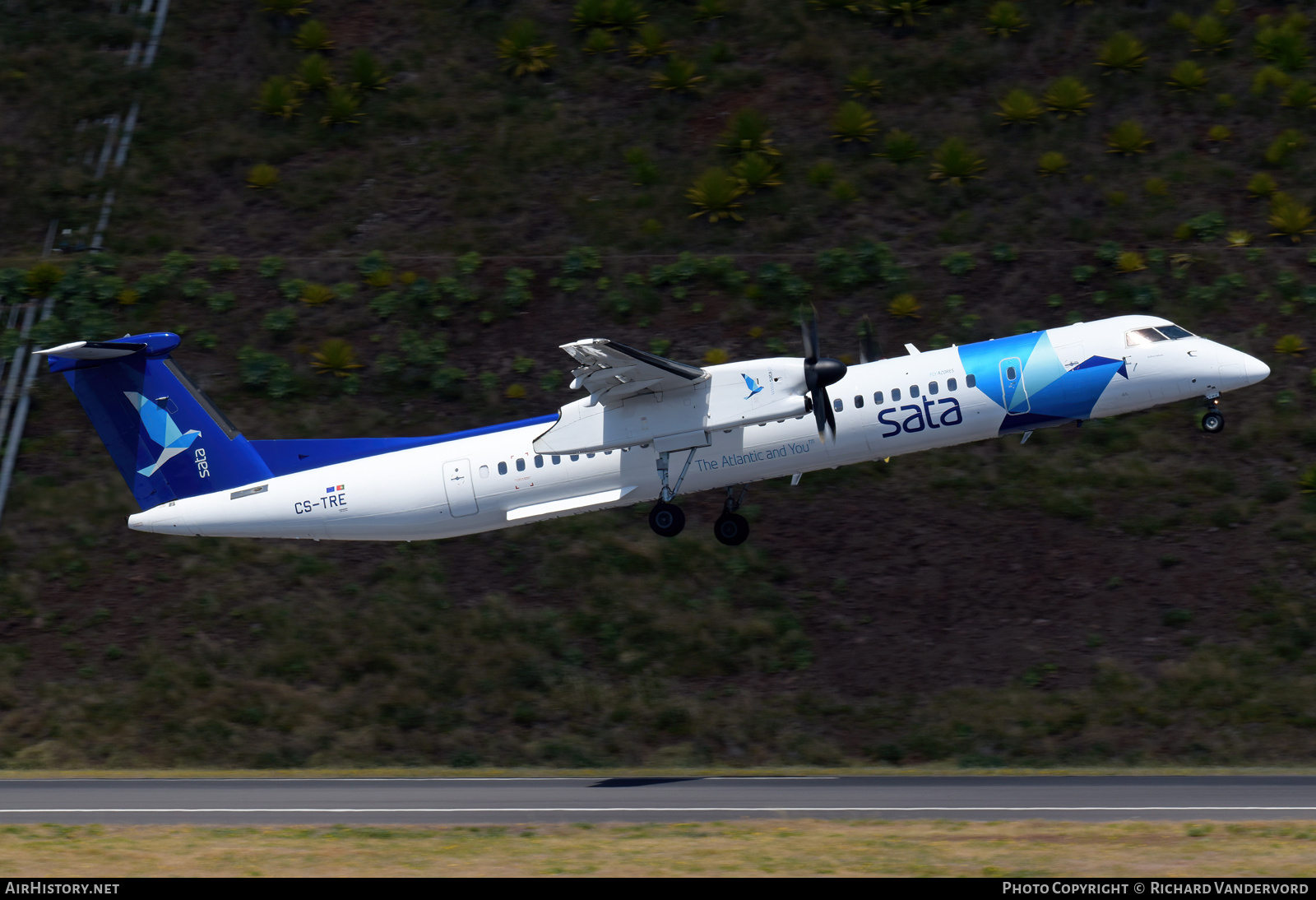Aircraft Photo of CS-TRE | Bombardier DHC-8-402 Dash 8 | SATA Air Açores | AirHistory.net #499857
