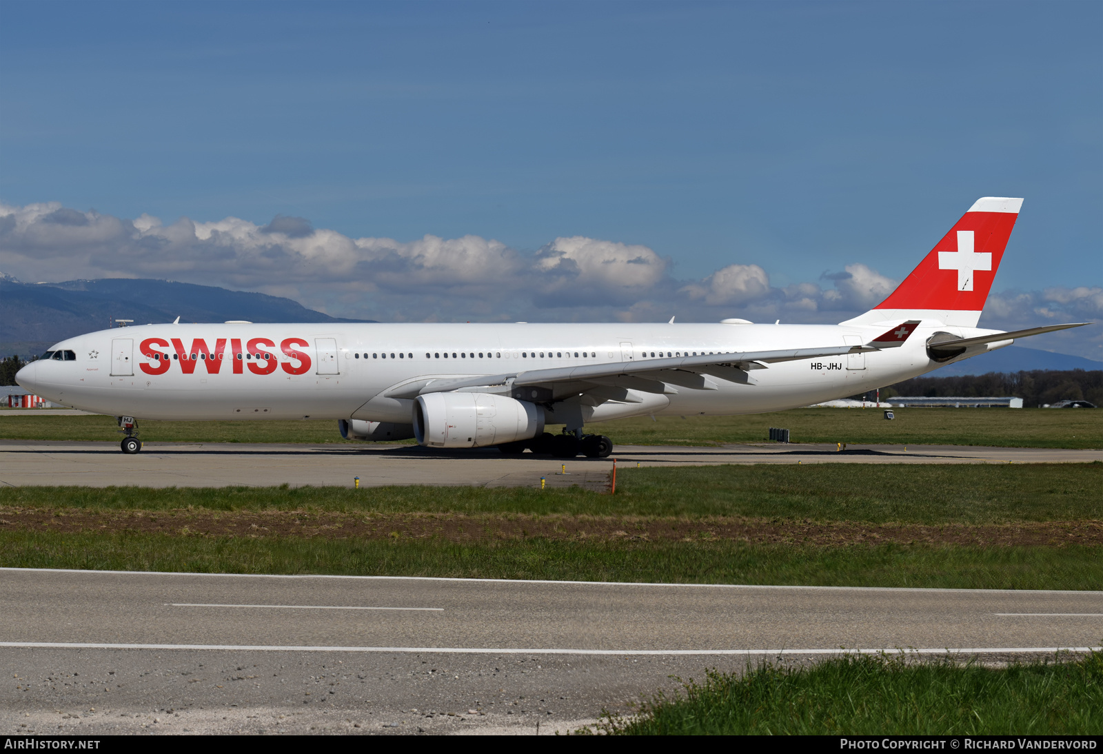 Aircraft Photo of HB-JHJ | Airbus A330-343 | Swiss International Air Lines | AirHistory.net #499873