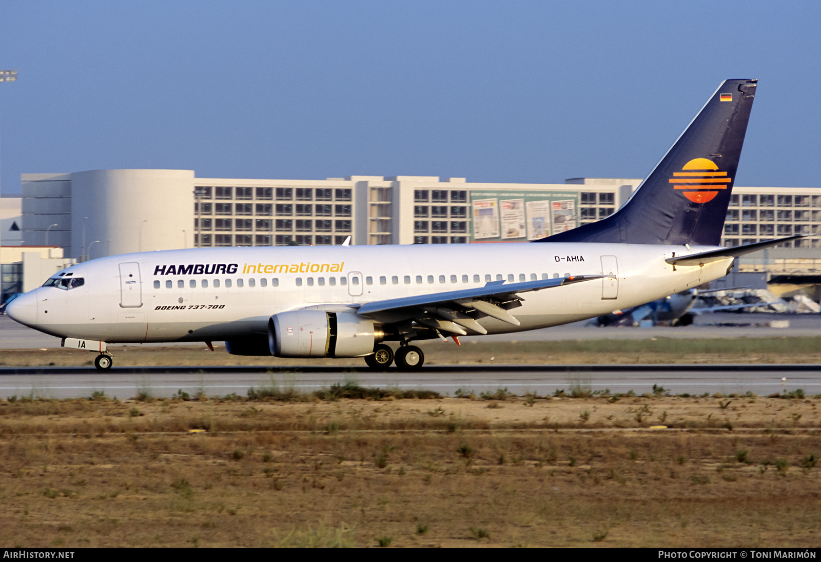 Aircraft Photo of D-AHIA | Boeing 737-73S | Hamburg International | AirHistory.net #499875