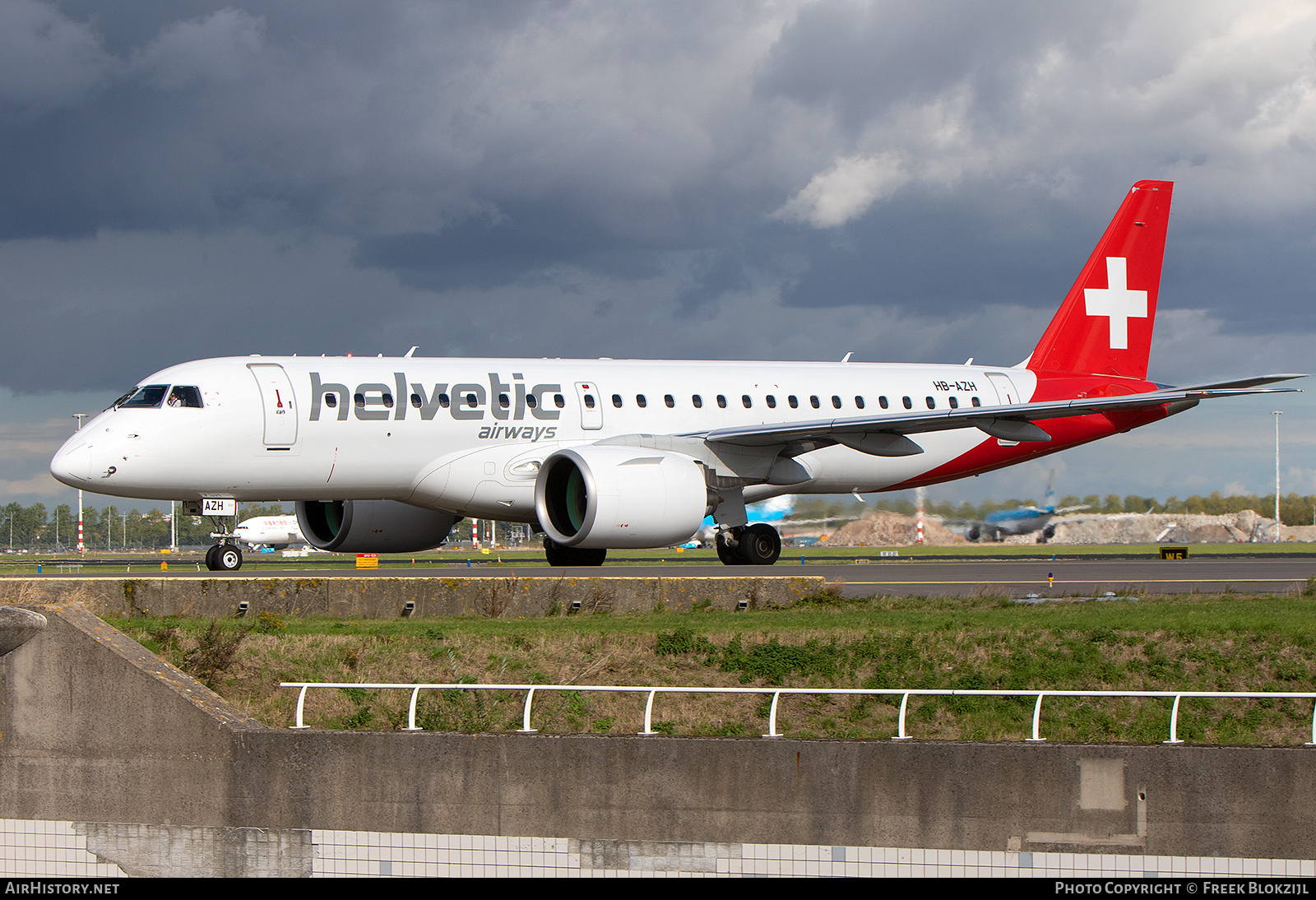 Aircraft Photo of HB-AZH | Embraer 190-E2 (ERJ-190-300) | Helvetic Airways | AirHistory.net #499886