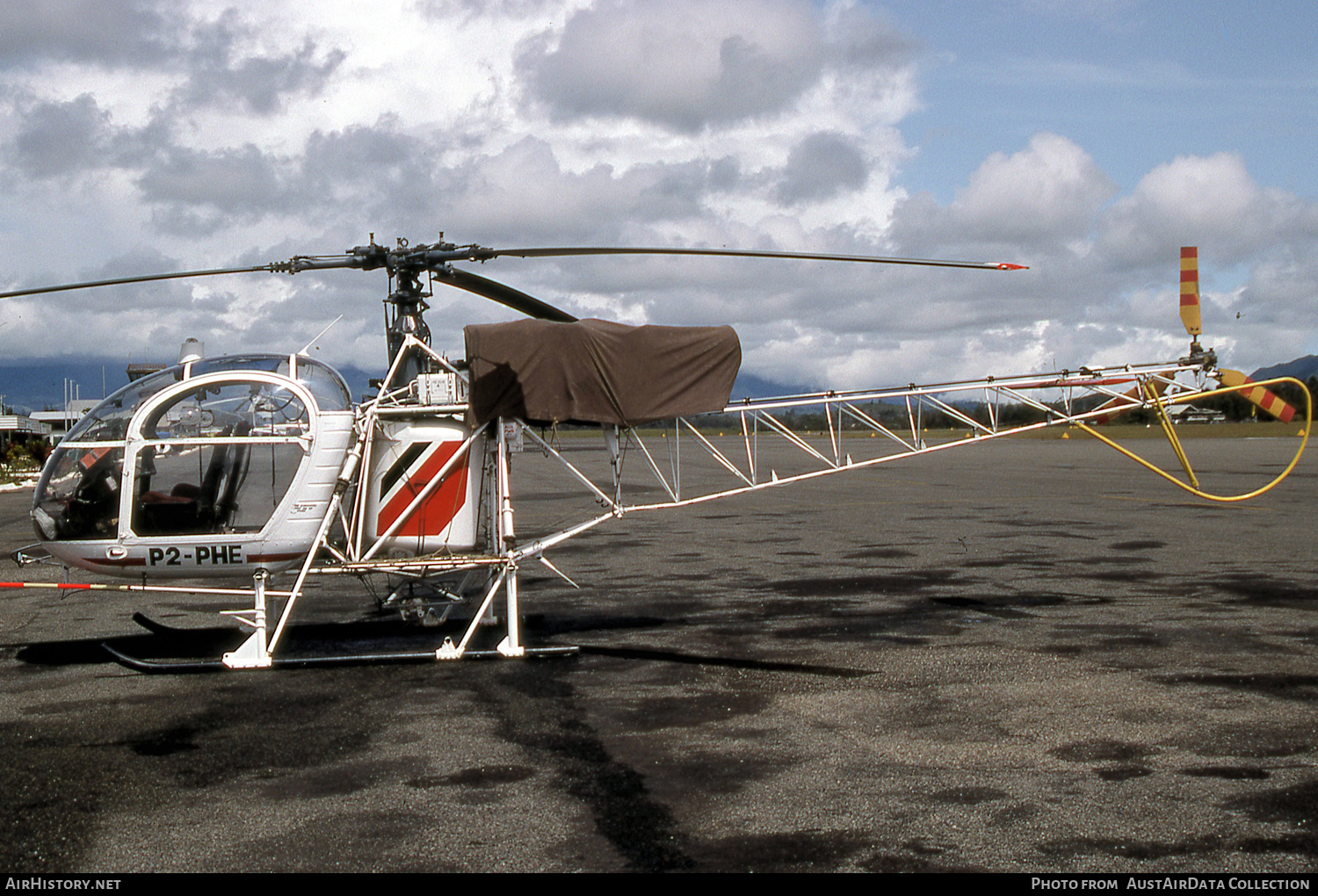 Aircraft Photo of P2-PHE | Aerospatiale SA-315B Lama | Pacific Helicopters | AirHistory.net #499955