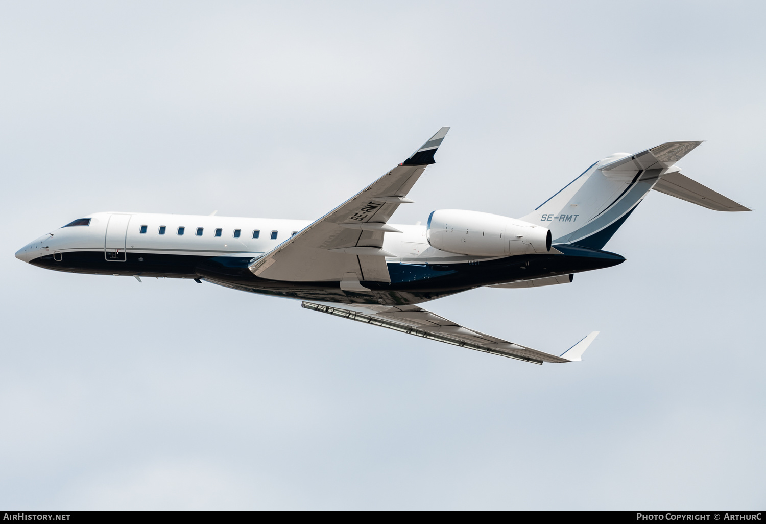 Aircraft Photo of SE-RMT | Bombardier Global 6000 (BD-700-1A10) | AirHistory.net #500015