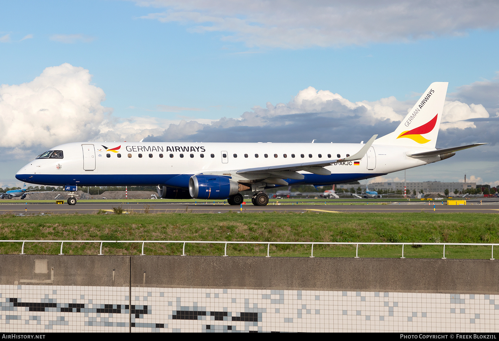 Aircraft Photo of D-AKJC | Embraer 195LR (ERJ-190-200LR) | German Airways | AirHistory.net #500099