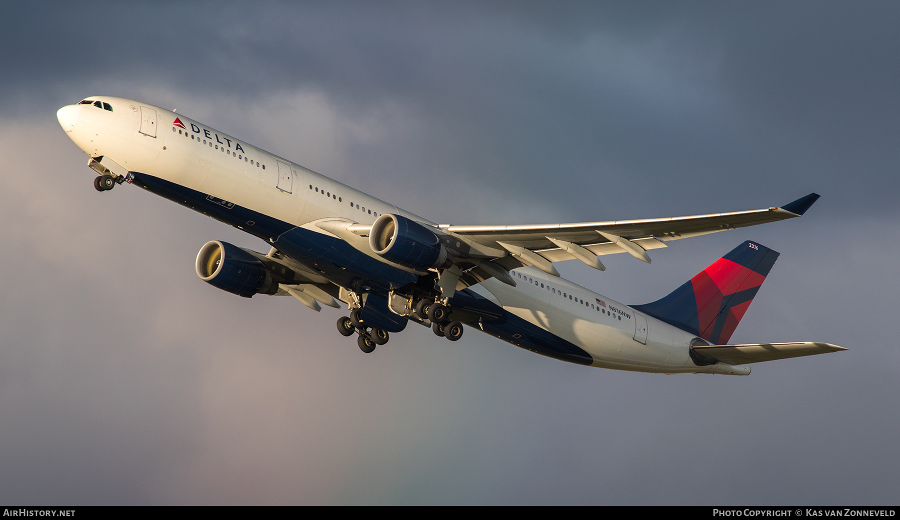 Aircraft Photo of N816NW | Airbus A330-323E | Delta Air Lines | AirHistory.net #500206