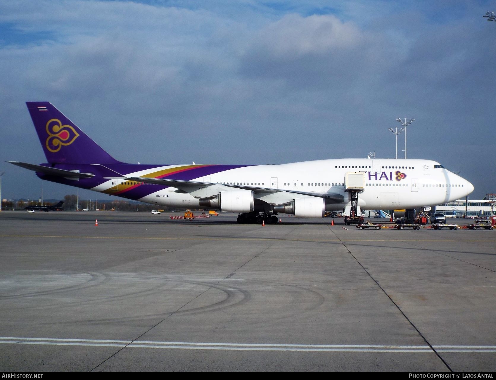 Aircraft Photo of HS-TGA | Boeing 747-4D7 | Thai Airways International | AirHistory.net #500228