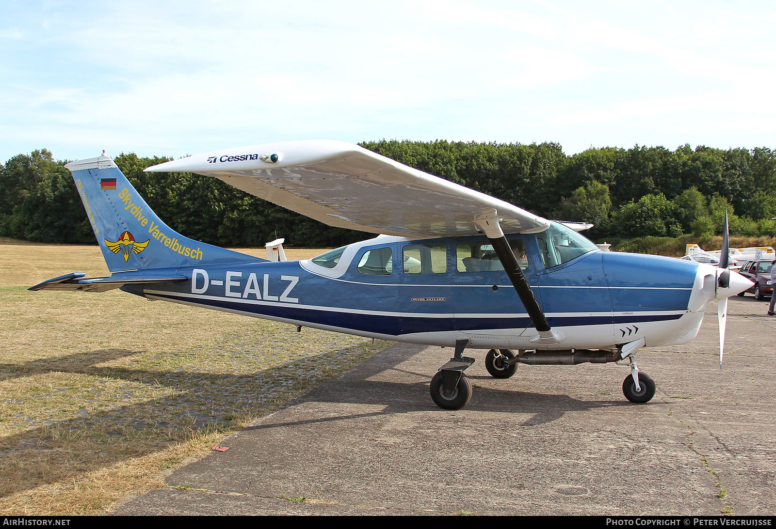 Aircraft Photo of D-EALZ | Cessna P206D Super Skylane | Skydive Varrelbusch - Fallschirmsportgruppe Wildeshausen | AirHistory.net #500271