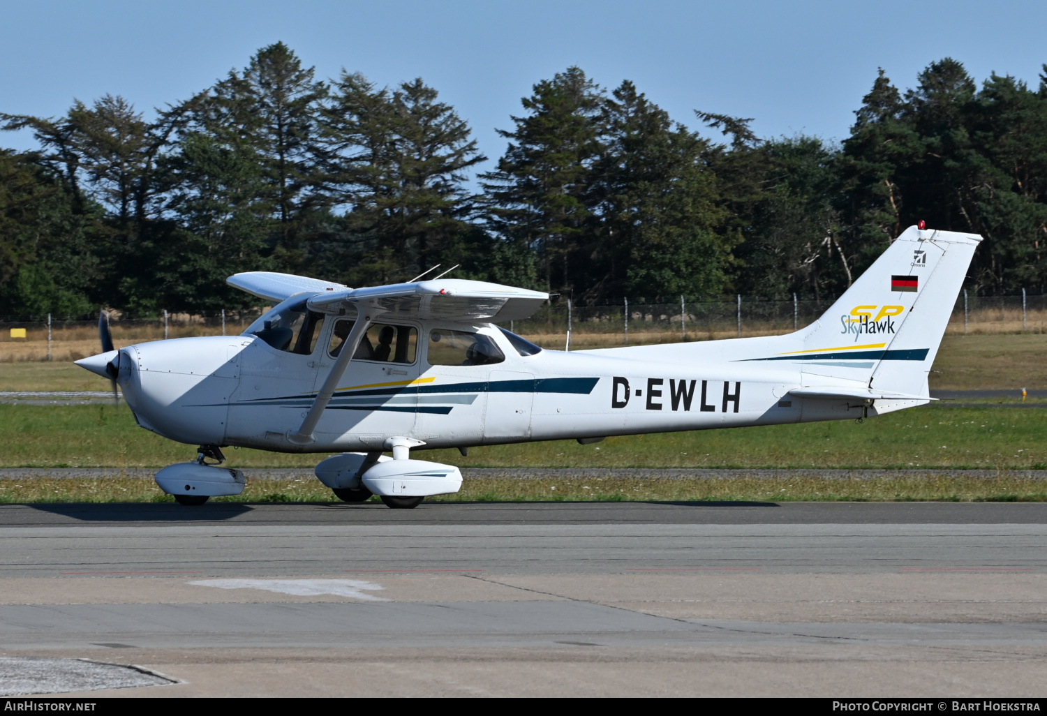 Aircraft Photo of D-EWLH | Cessna 172S Skyhawk SP | AirHistory.net #500340