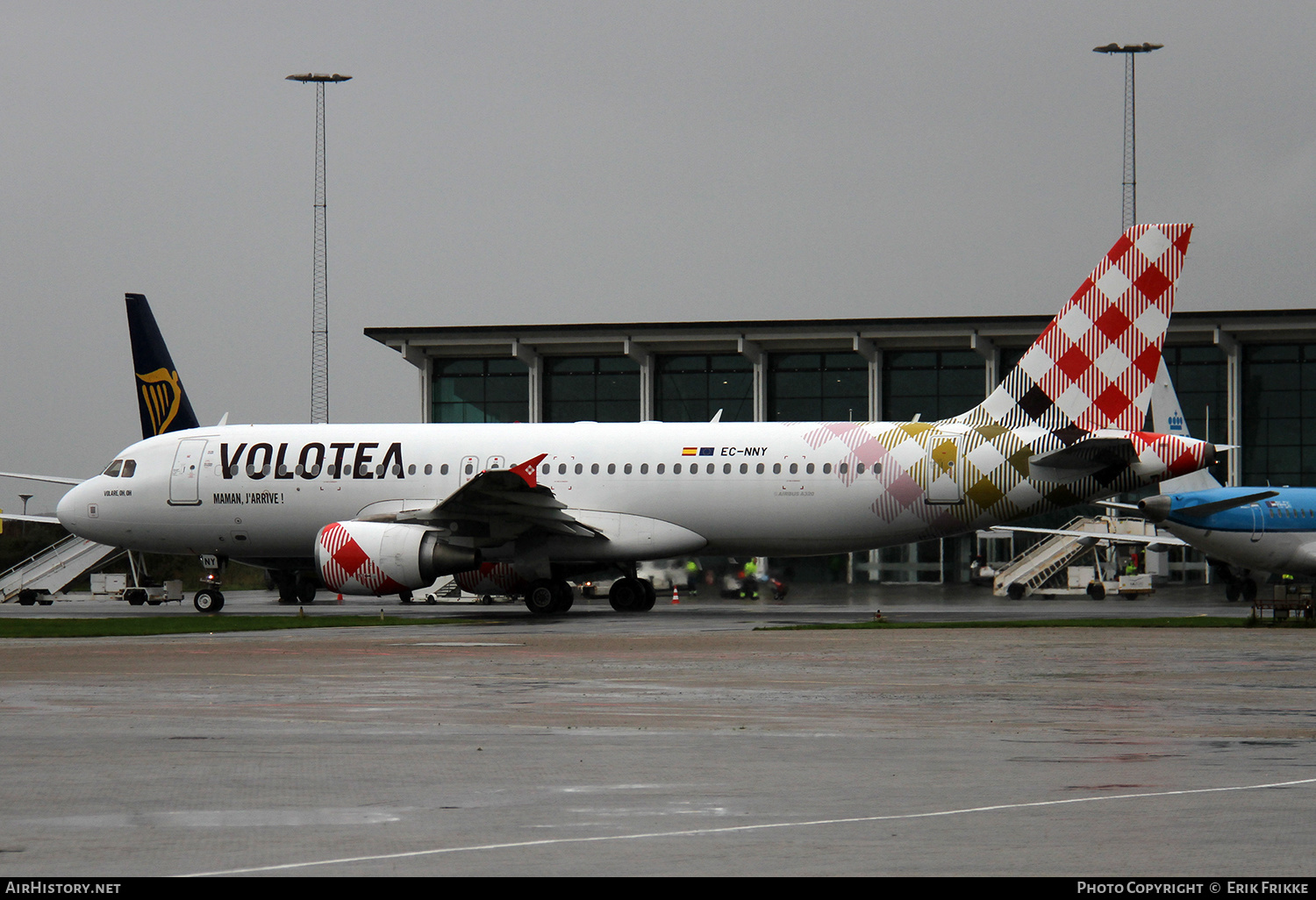 Aircraft Photo of EC-NNY | Airbus A320-214 | Volotea | AirHistory.net #500368