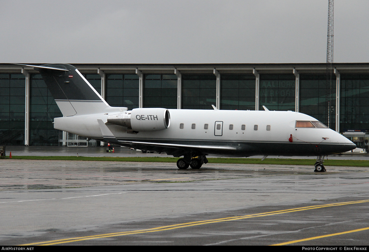 Aircraft Photo of OE-ITH | Bombardier Challenger 604 (CL-600-2B16) | AirHistory.net #500374