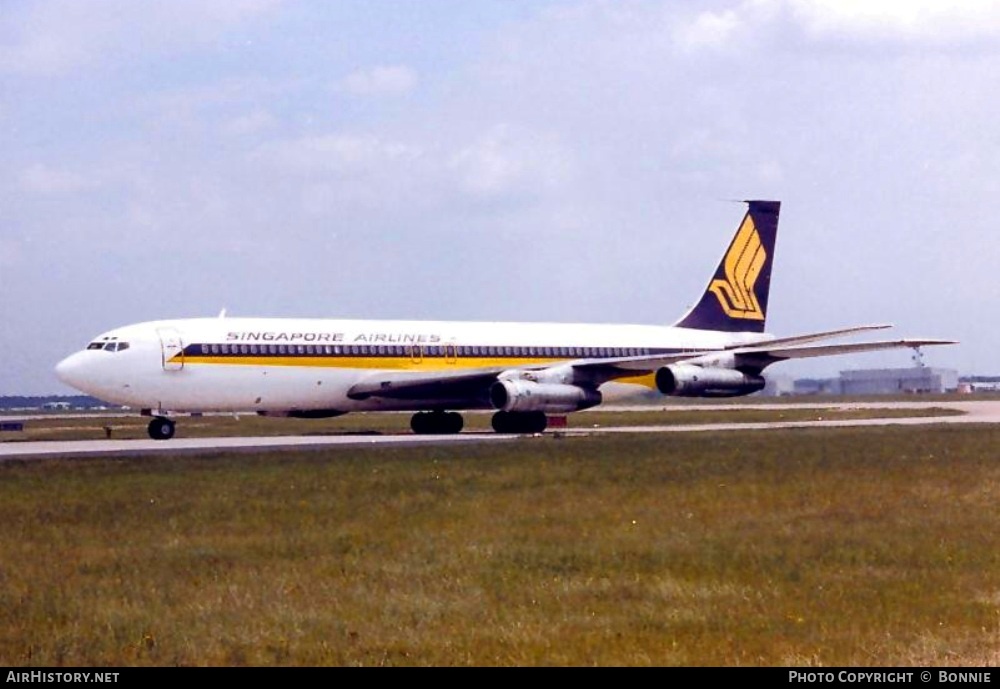 Aircraft Photo of 9V-BEX | Boeing 707-324C | Singapore Airlines | AirHistory.net #500495