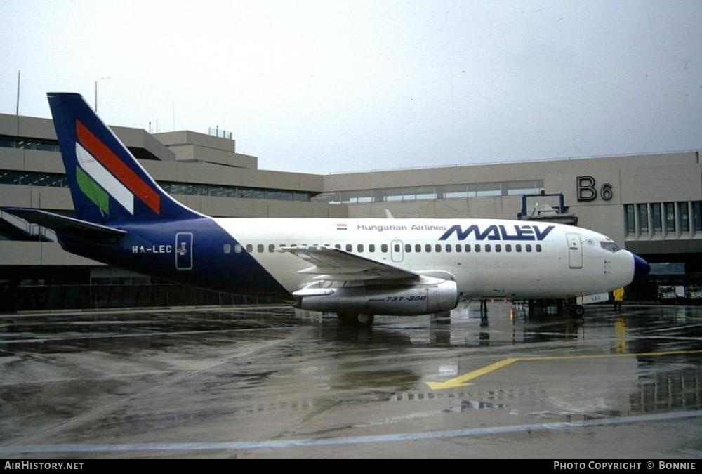 Aircraft Photo of HA-LEC | Boeing 737-2T5/Adv | Malév - Hungarian Airlines | AirHistory.net #500498