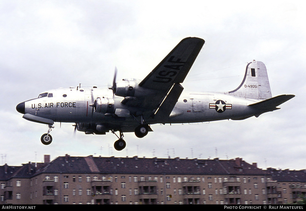 Aircraft Photo of 44-9051 / 0-49051 | Douglas C-54E Skymaster | USA - Air Force | AirHistory.net #500748