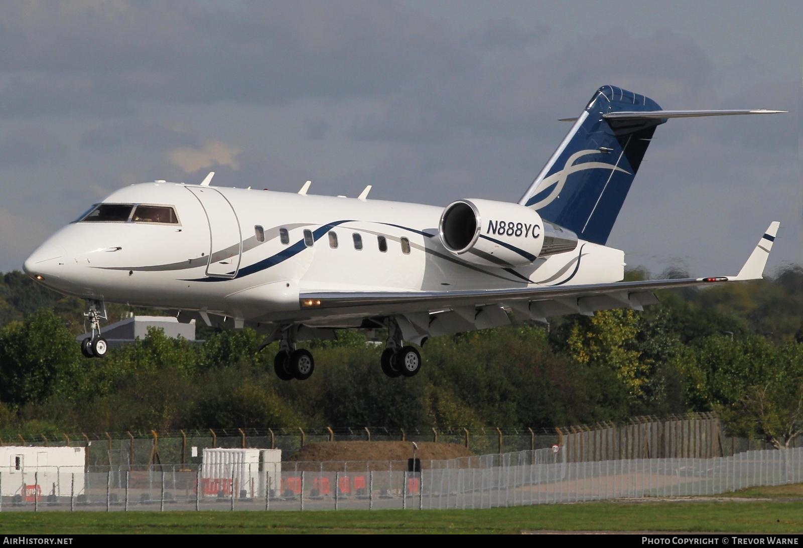 Aircraft Photo of N888YC | Bombardier Challenger 604 (CL-600-2B16) | AirHistory.net #500918