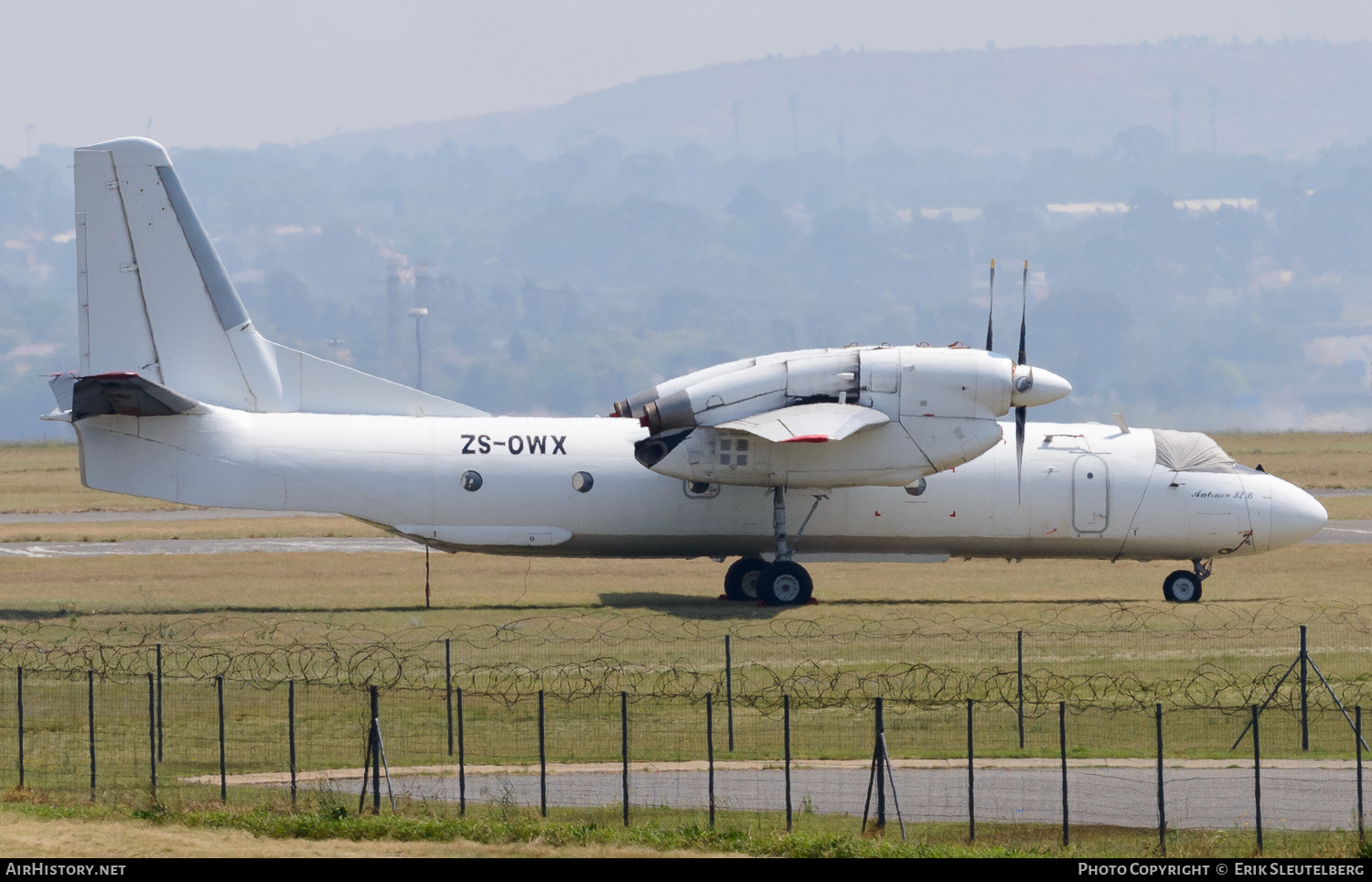 Aircraft Photo of ZS-OWX | Antonov An-32B | AirHistory.net #500969