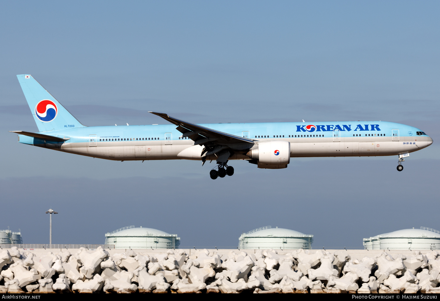 Aircraft Photo of HL7203 | Boeing 777-300/ER | Korean Air | AirHistory.net #501128