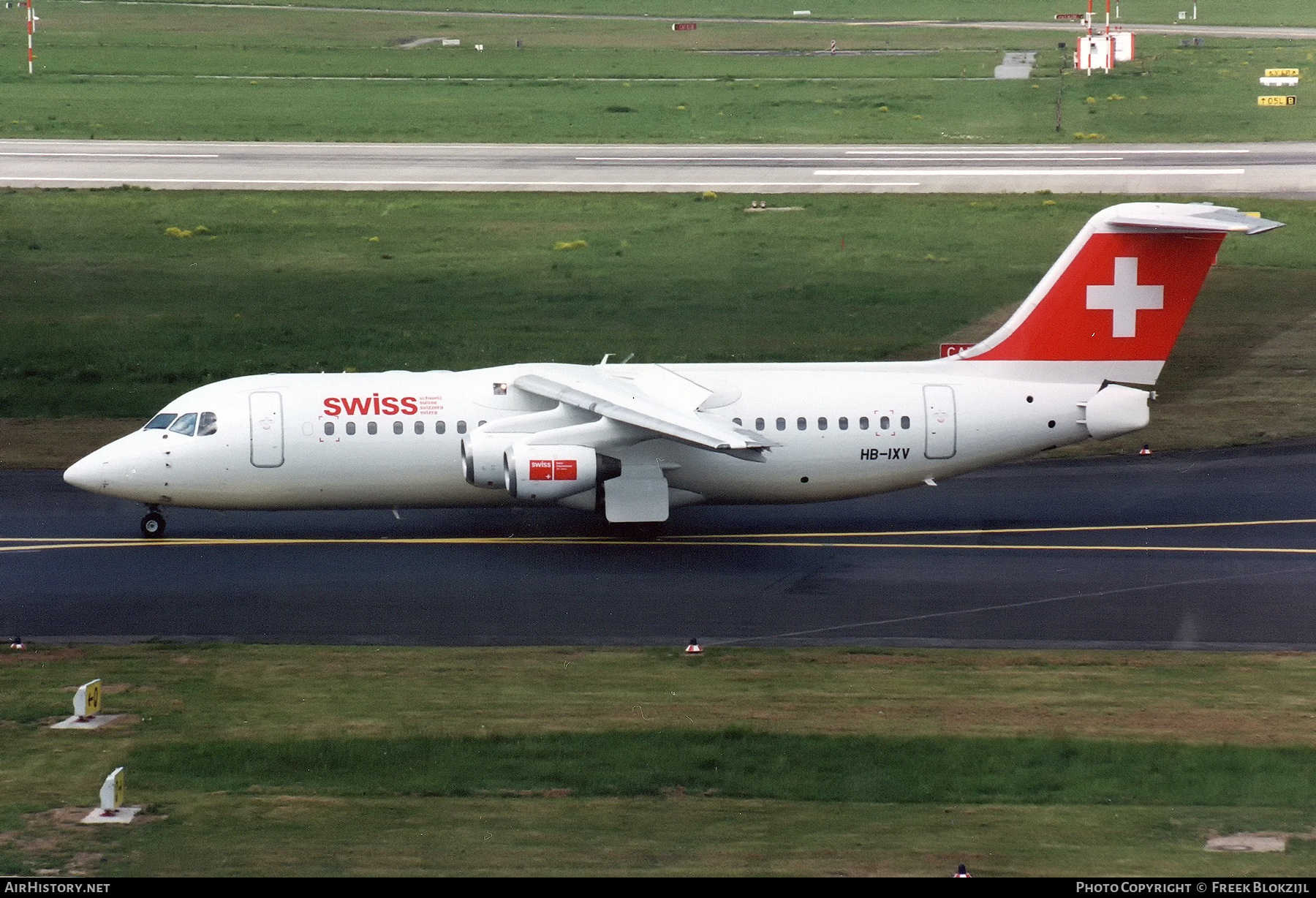 Aircraft Photo of HB-IXV | British Aerospace Avro 146-RJ100 | Swiss International Air Lines | AirHistory.net #501148