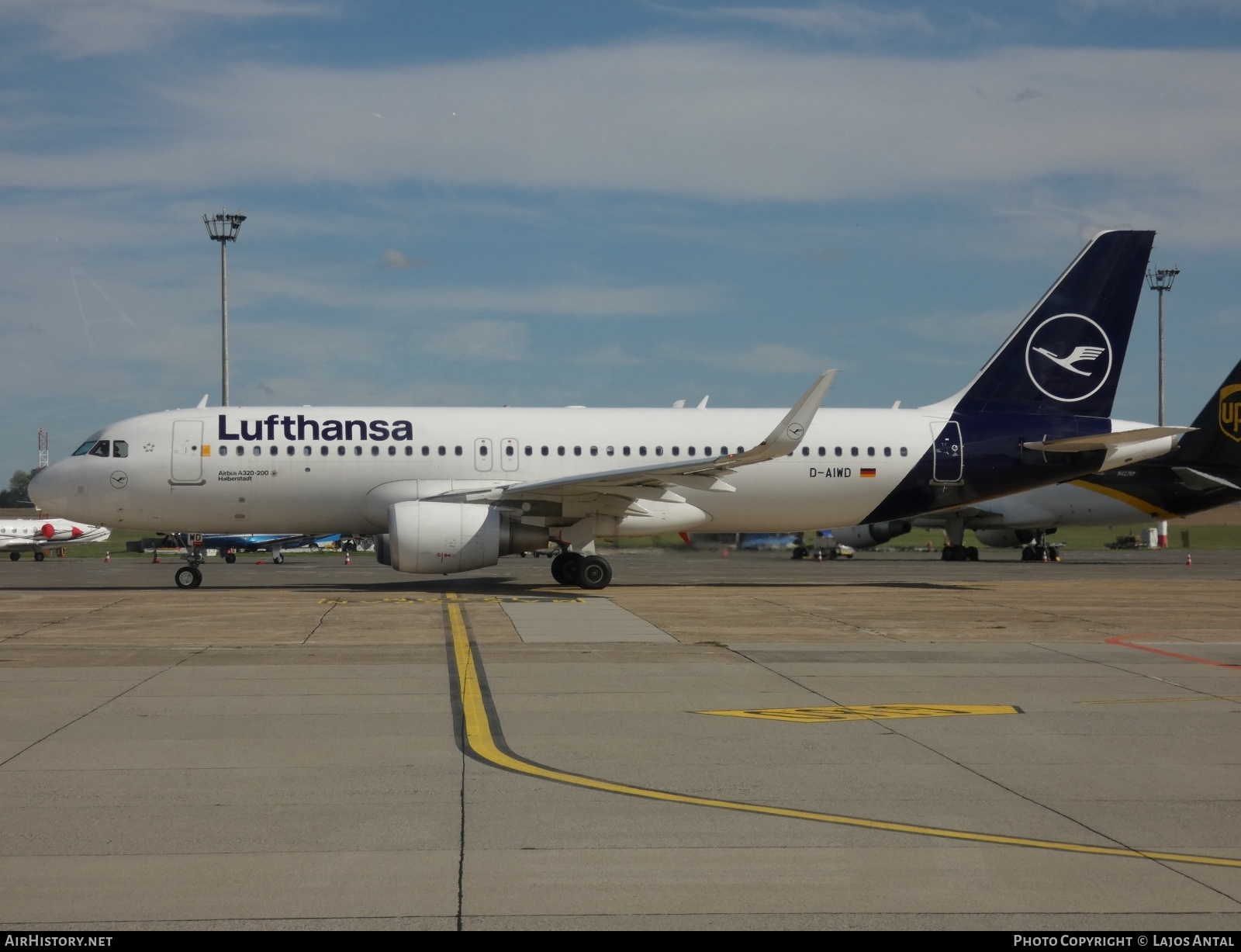 Aircraft Photo of D-AIWD | Airbus A320-214 | Lufthansa | AirHistory.net #501162