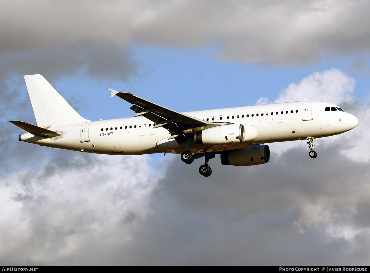 Aircraft Photo of LY-NVY | Airbus A320-232 | AirHistory.net #501270