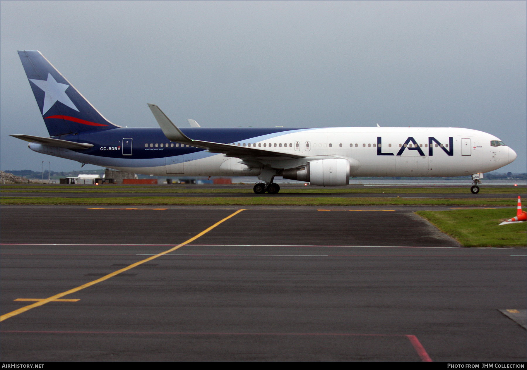 Aircraft Photo of CC-BDB | Boeing 767-316/ER | LAN Airlines - Línea Aérea Nacional | AirHistory.net #501356