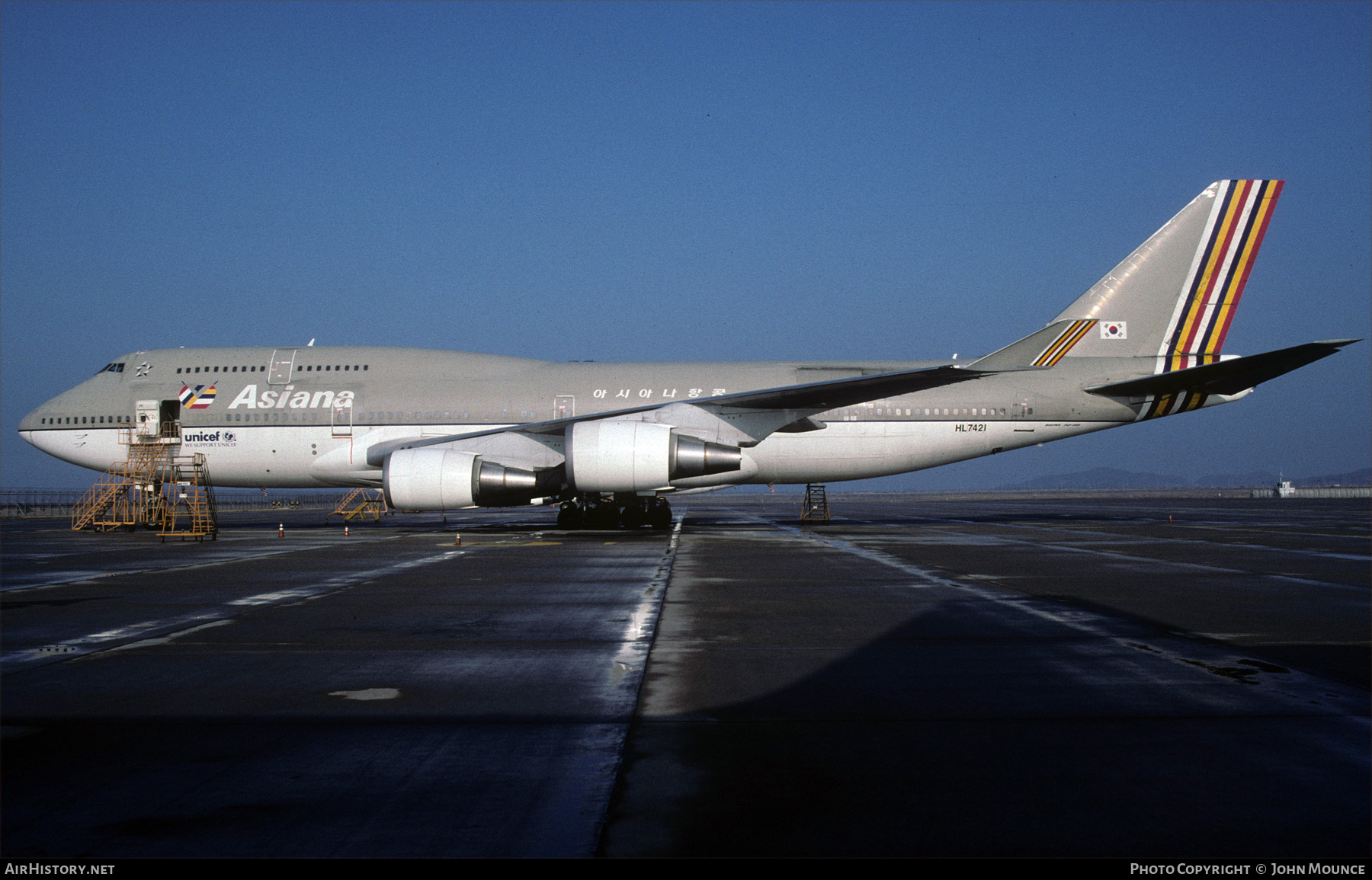 Aircraft Photo of HL7421 | Boeing 747-48EM | Asiana Airlines | AirHistory.net #501372