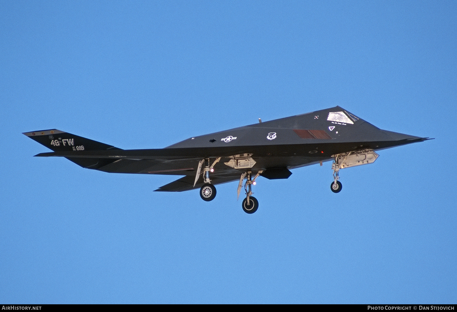 Aircraft Photo of 85-0819 / AF85-819 | Lockheed F-117A Nighthawk | USA - Air Force | AirHistory.net #501543