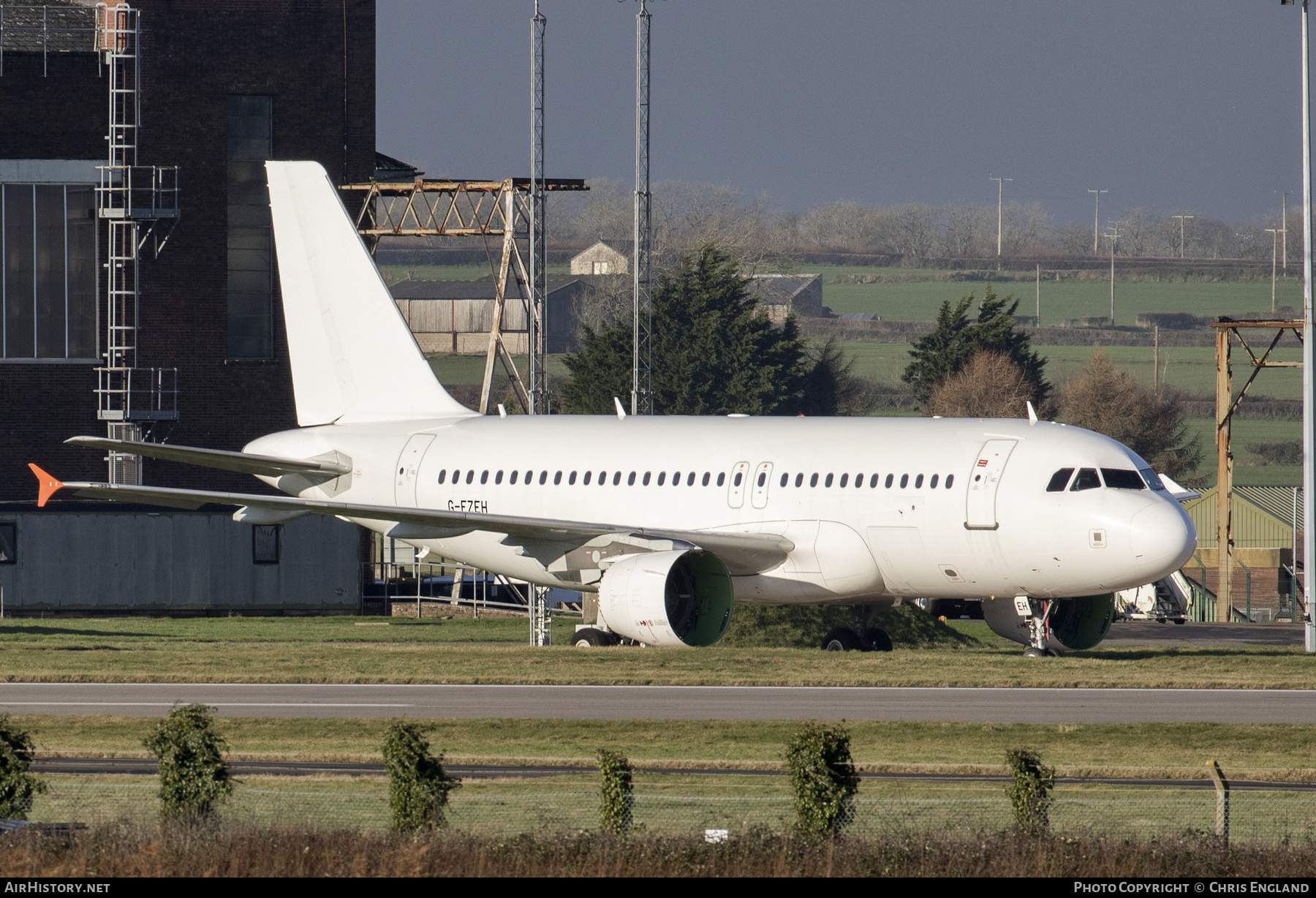 Aircraft Photo of G-EZEH | Airbus A319-111 | AirHistory.net #501659