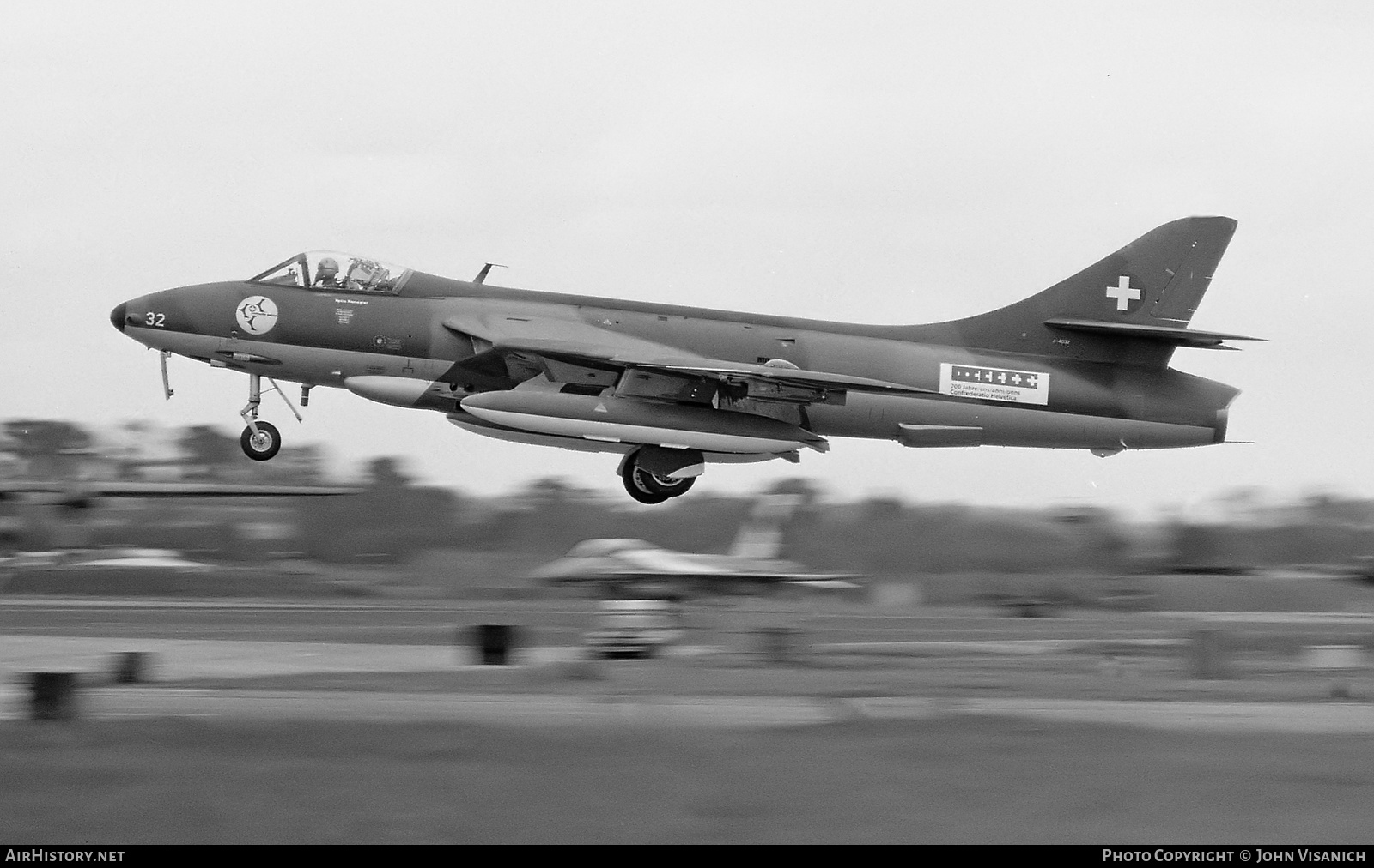 Aircraft Photo of J-4032 | Hawker Hunter F58 | Switzerland - Air Force | AirHistory.net #501685