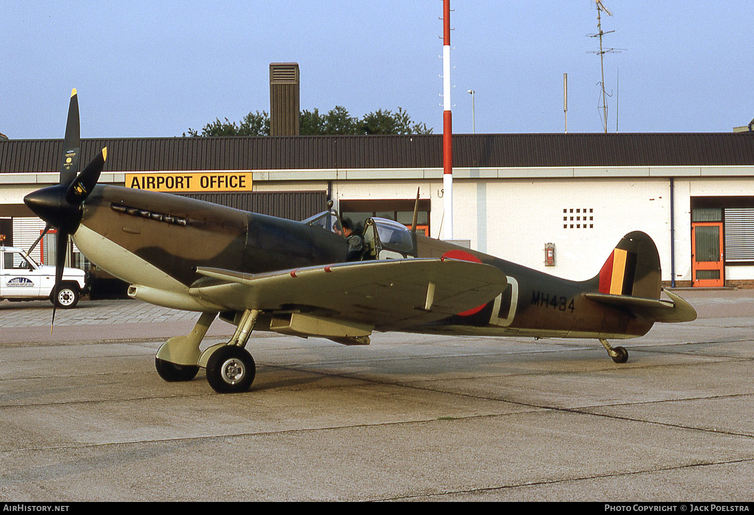 Aircraft Photo of G-ASJV / MH434 | Supermarine 361 Spitfire LF9B | Belgium - Air Force | AirHistory.net #501783