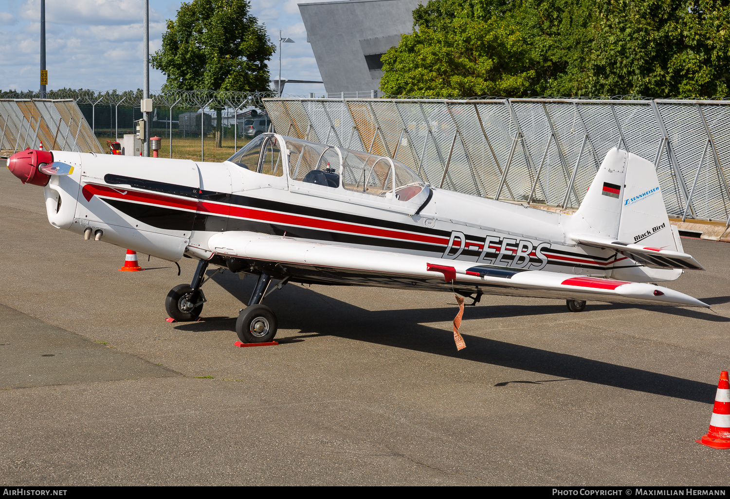 Aircraft Photo of D-EEBS | Zlin Z-526F Trener Master | AirHistory.net #501928