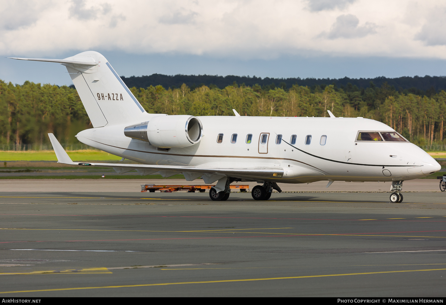 Aircraft Photo of 9H-AZZA | Bombardier Challenger 605 (CL-600-2B16) | AirHistory.net #501946
