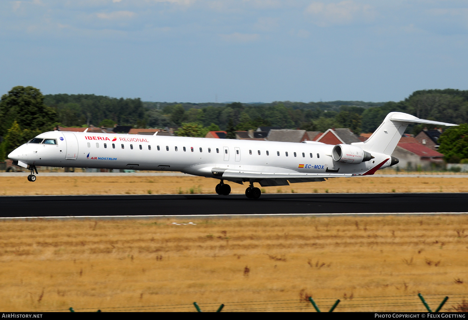 Aircraft Photo of EC-MOX | Bombardier CRJ-1000 (CL-600-2E25) | Iberia Regional | AirHistory.net #502016