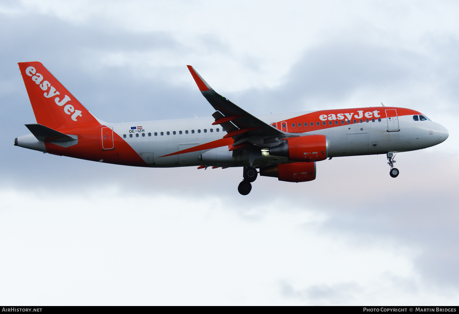 Aircraft Photo of OE-IZH | Airbus A320-214 | EasyJet | AirHistory.net #502039