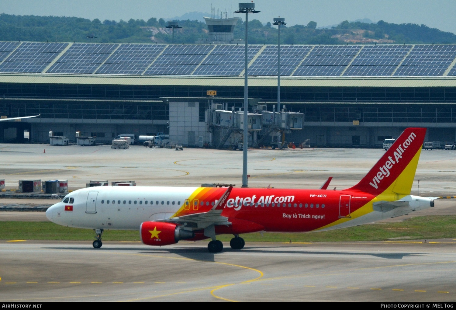 Aircraft Photo of VN-A671 | Airbus A320-214 | VietJet Air | AirHistory.net #502060