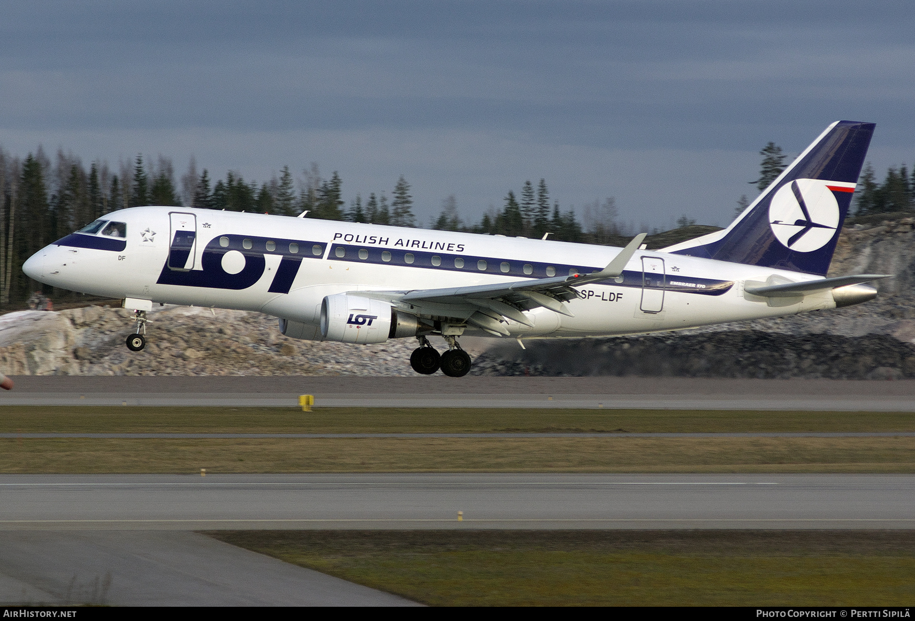 Aircraft Photo of SP-LDF | Embraer 170LR (ERJ-170-100LR) | LOT Polish Airlines - Polskie Linie Lotnicze | AirHistory.net #502068