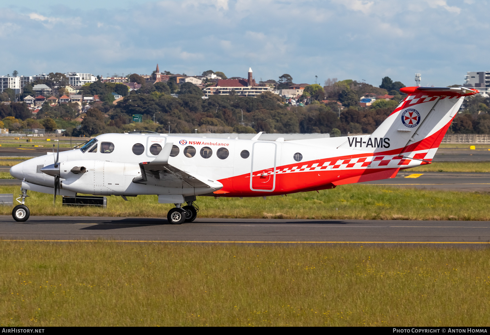 Aircraft Photo of VH-AMS | Beechcraft 350C King Air (B300C) | NSW Ambulance | AirHistory.net #502360