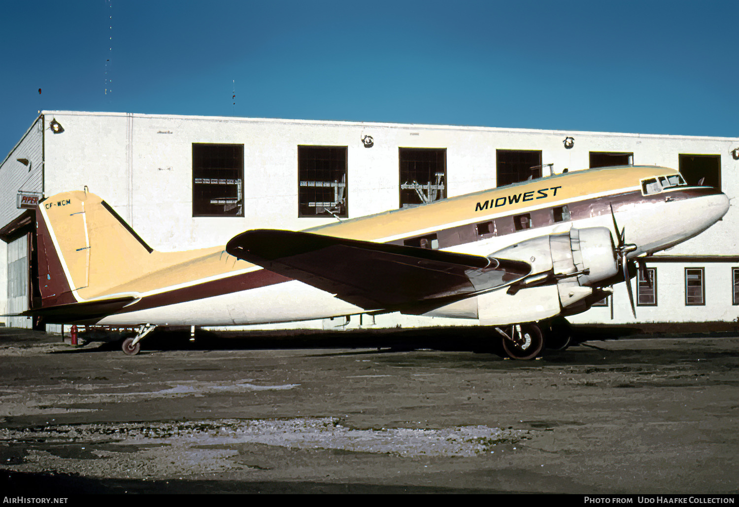 Aircraft Photo of CF-WCM | Douglas DC-3(C) | Midwest Aviation | AirHistory.net #502527