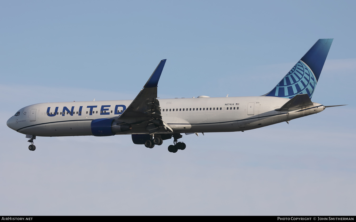 Aircraft Photo of N674UA | Boeing 767-322/ER | United Airlines | AirHistory.net #502557