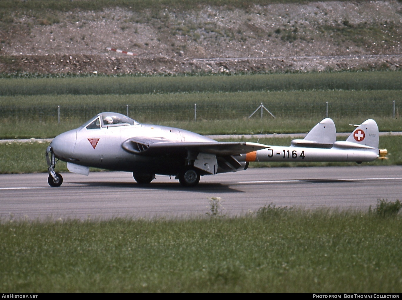 Aircraft Photo of J-1164 | De Havilland D.H. 100 Vampire FB6 | Switzerland - Air Force | AirHistory.net #502585