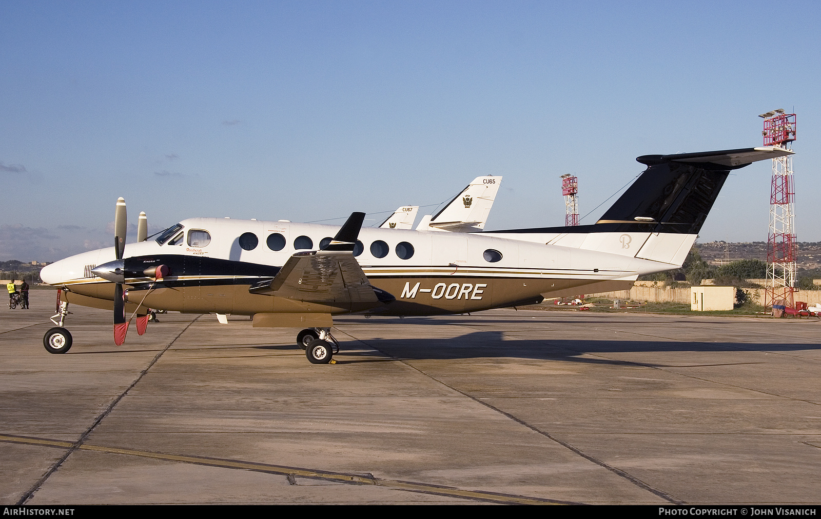 Aircraft Photo of M-OORE | Hawker Beechcraft 350 King Air (B300) | AirHistory.net #502733