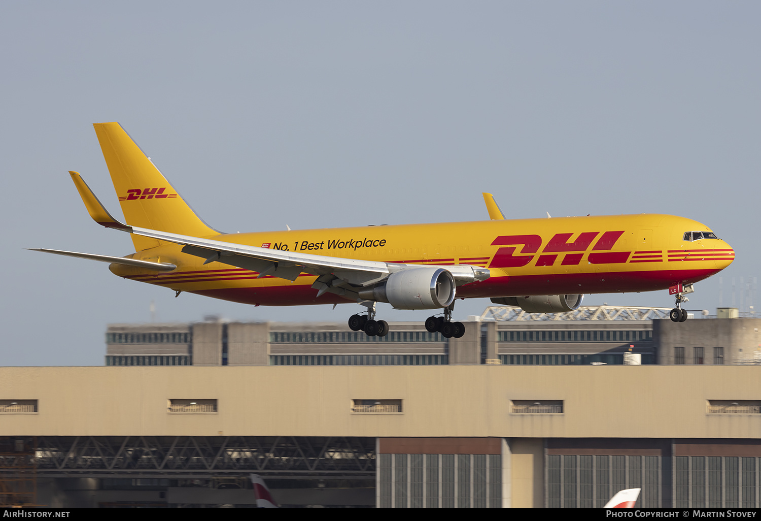 Aircraft Photo of G-DHLC | Boeing 767-323/ER | DHL International | AirHistory.net #502813