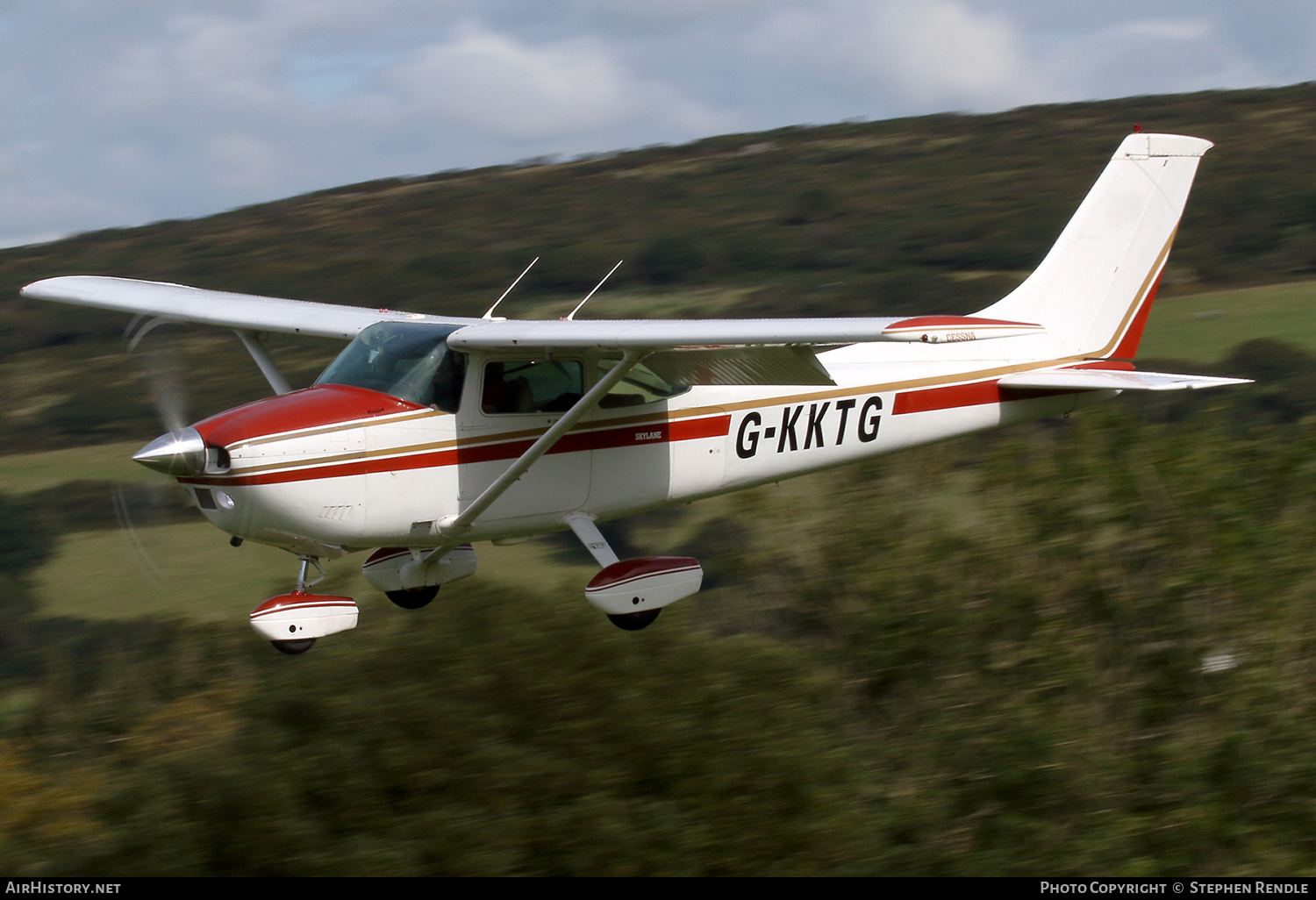 Aircraft Photo of G-KKTG | Cessna 182R Skylane | AirHistory.net #502848