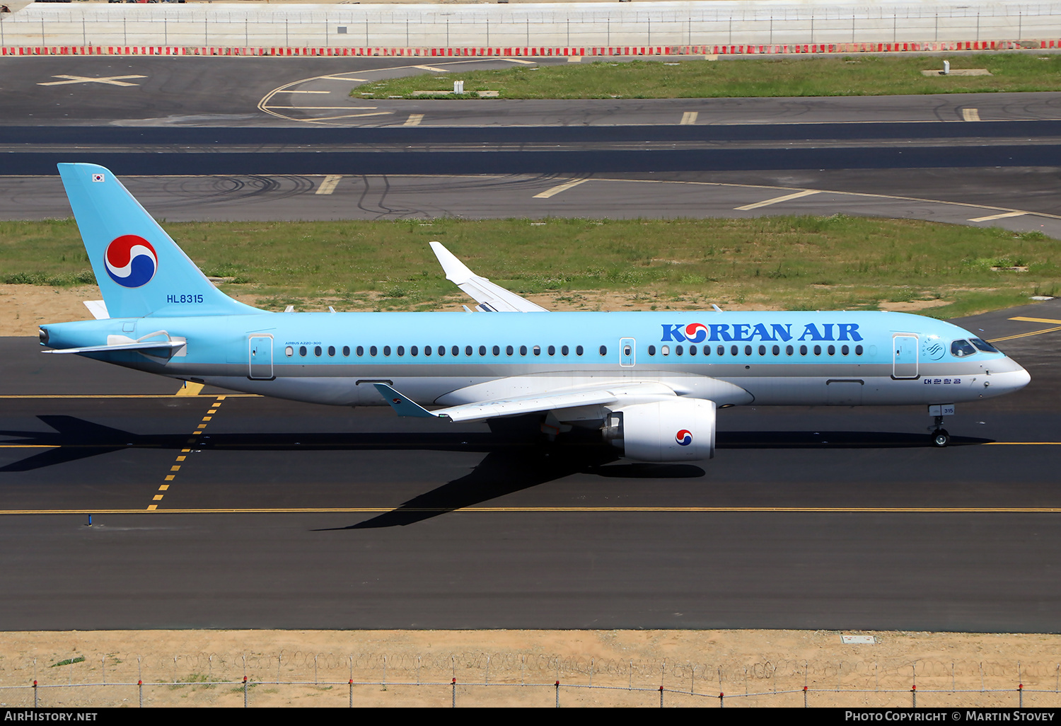 Aircraft Photo of HL8315 | Airbus A220-371 (BD-500-1A11) | Korean Air | AirHistory.net #502869