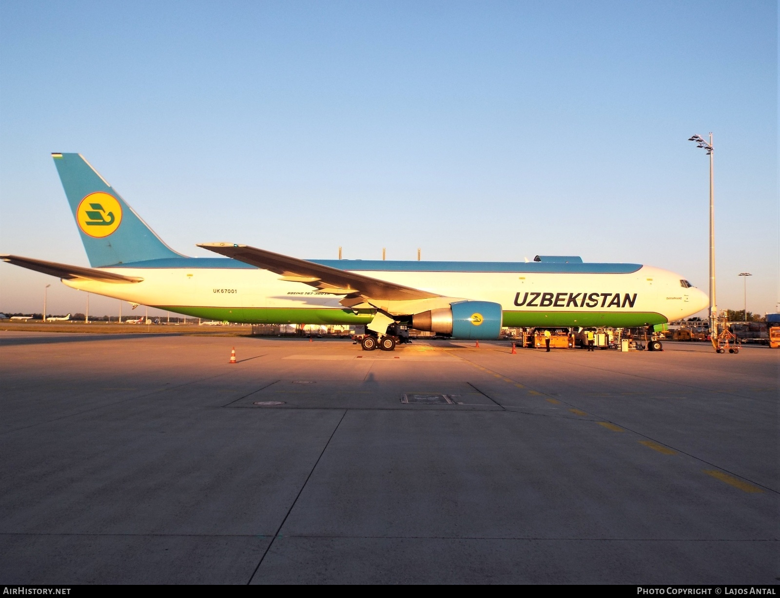 Aircraft Photo of UK67001 | Boeing 767-33P/ER(BCF) | Uzbekistan Airways | AirHistory.net #502955