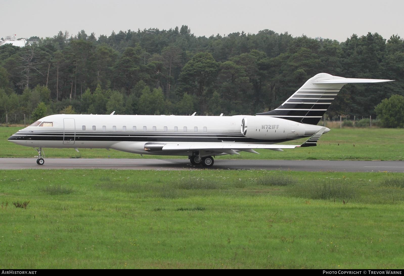 Aircraft Photo of N721FF | Bombardier Global Express XRS (BD-700-1A10) | AirHistory.net #503268