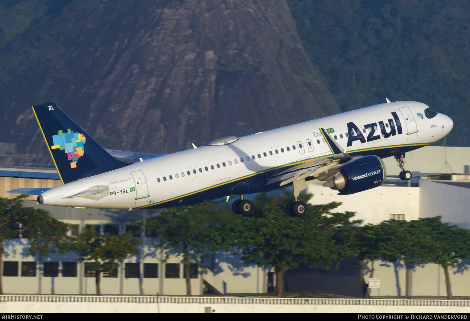Aircraft Photo of PR-YRL | Airbus A320-251N | Azul Linhas Aéreas Brasileiras | AirHistory.net #503326