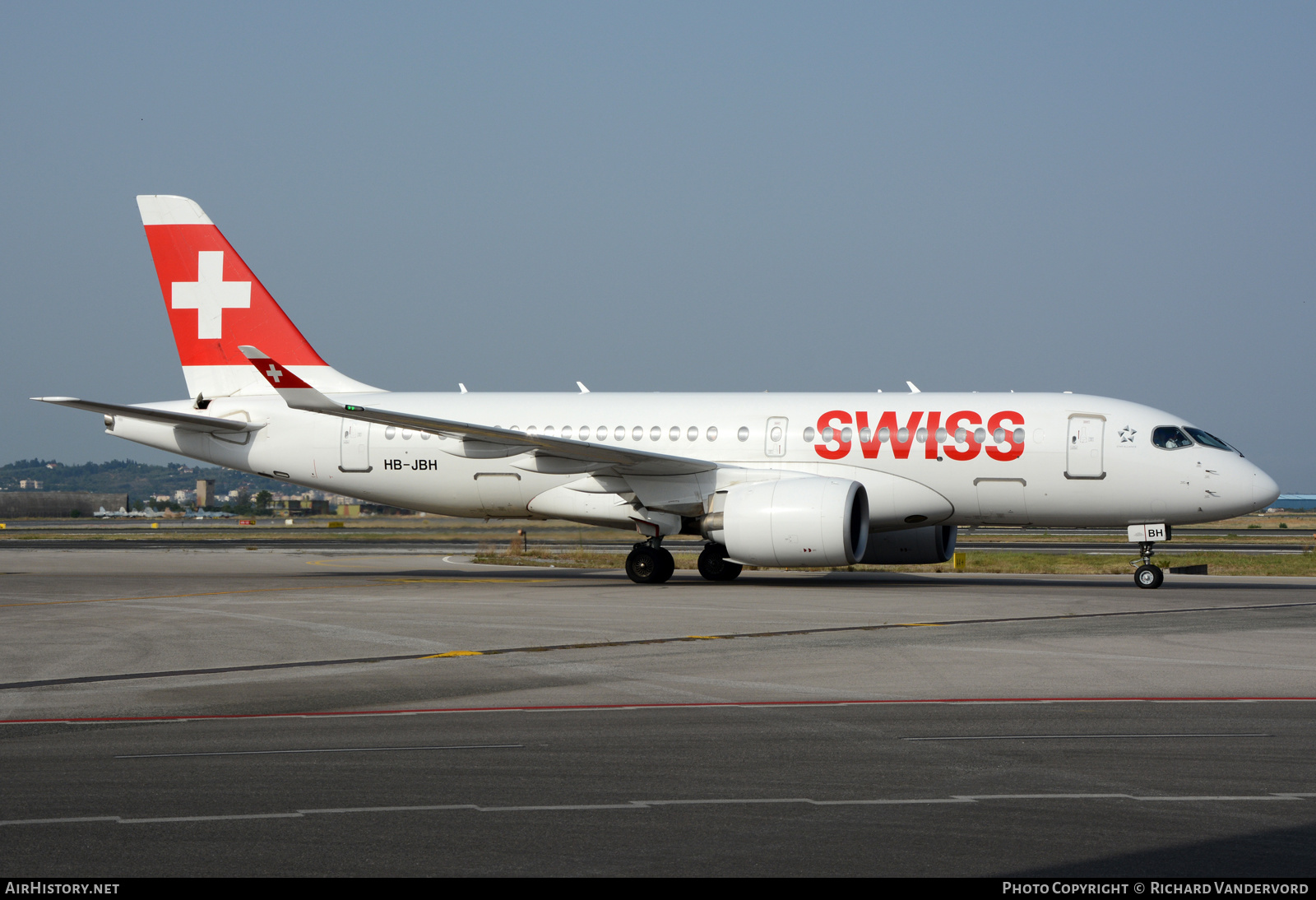 Aircraft Photo of HB-JBH | Bombardier CSeries CS100 (BD-500-1A10) | Swiss International Air Lines | AirHistory.net #503354
