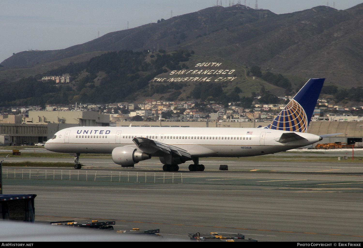 Aircraft Photo of N526UA | Boeing 757-222 | United Airlines | AirHistory.net #503373